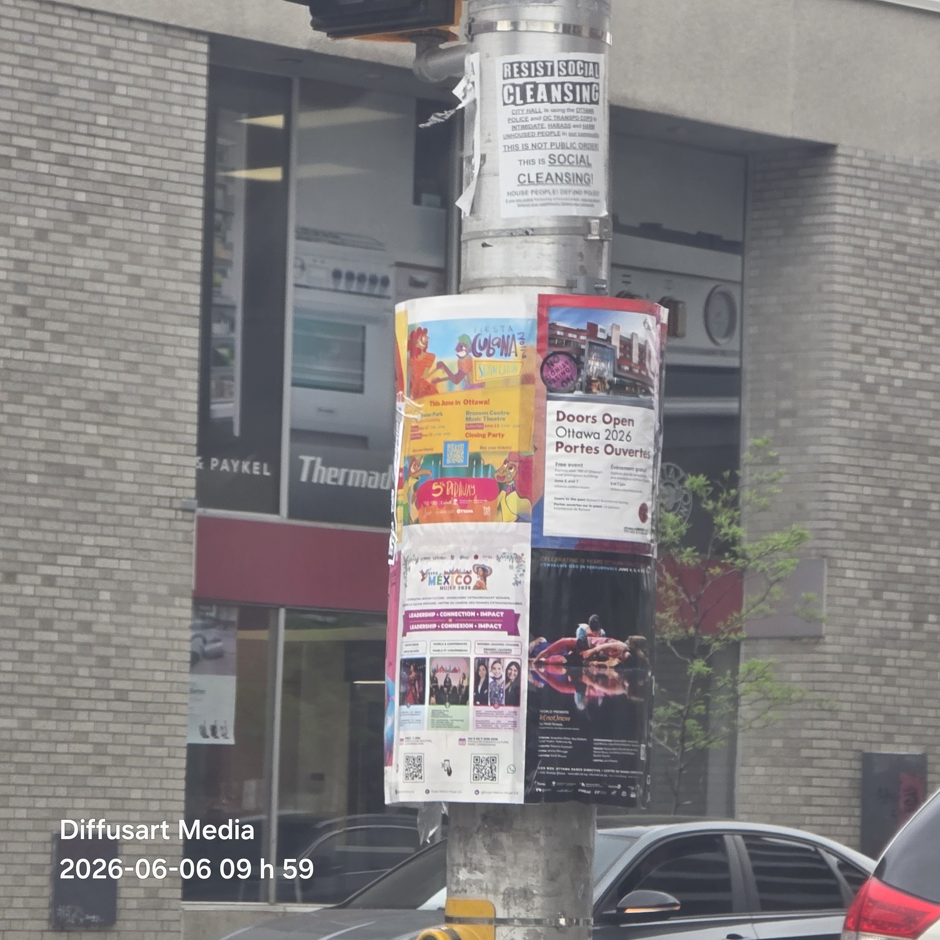 Diffusart poster campaign on lamp post in Ottawa